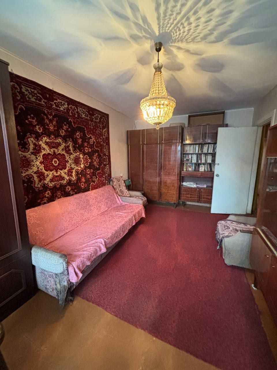 Продам 3х комнатную квартиру на кв.Жукова, д. 16. 4/5, не угловая. Общая площадь 63 кв.м, все комнаты изолированы, большой коридор.Стоимость 4 100 000 рублей..телефон +79591798798