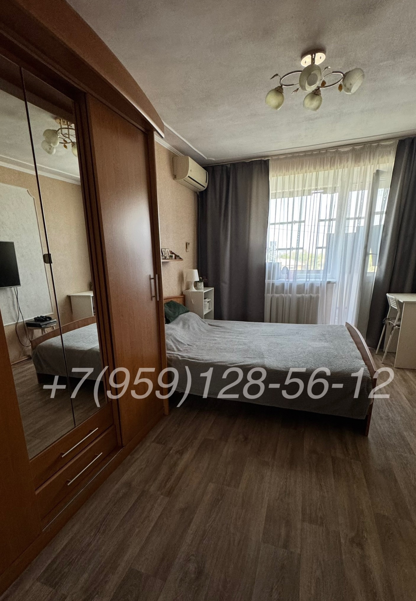 Продам свою квартиру 4,4 млн (торг обсуждается) квартал Ватутина, 42 м2 ● Дом кирпичный, 5 этаж, крыша перекрыта в 2013 году ● Светлая квартира, не угловая ● 2 комнаты - изолированы ● Бойлер, сплит система, окна пластик, трубы, проводка - поменяли, канализация полностью заменена по стояку ● Рядом с университе...
