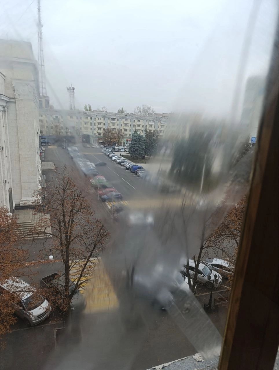 Продам 2-комн. Квартиру на кв. Героев ВОВ. 5/5 60кв. Квартира в жилом состоянии,высокие потолки 3,2м.,на полу паркет. Балкон увеличен и узаконен. Комнаты изолированы,санузел совмещен. Квартире пренадлежит ячейка в подвале. Самый центр города! Цена 9 300 000₽. Тел.+7(959)195-27-88 (telegram), Мила...
