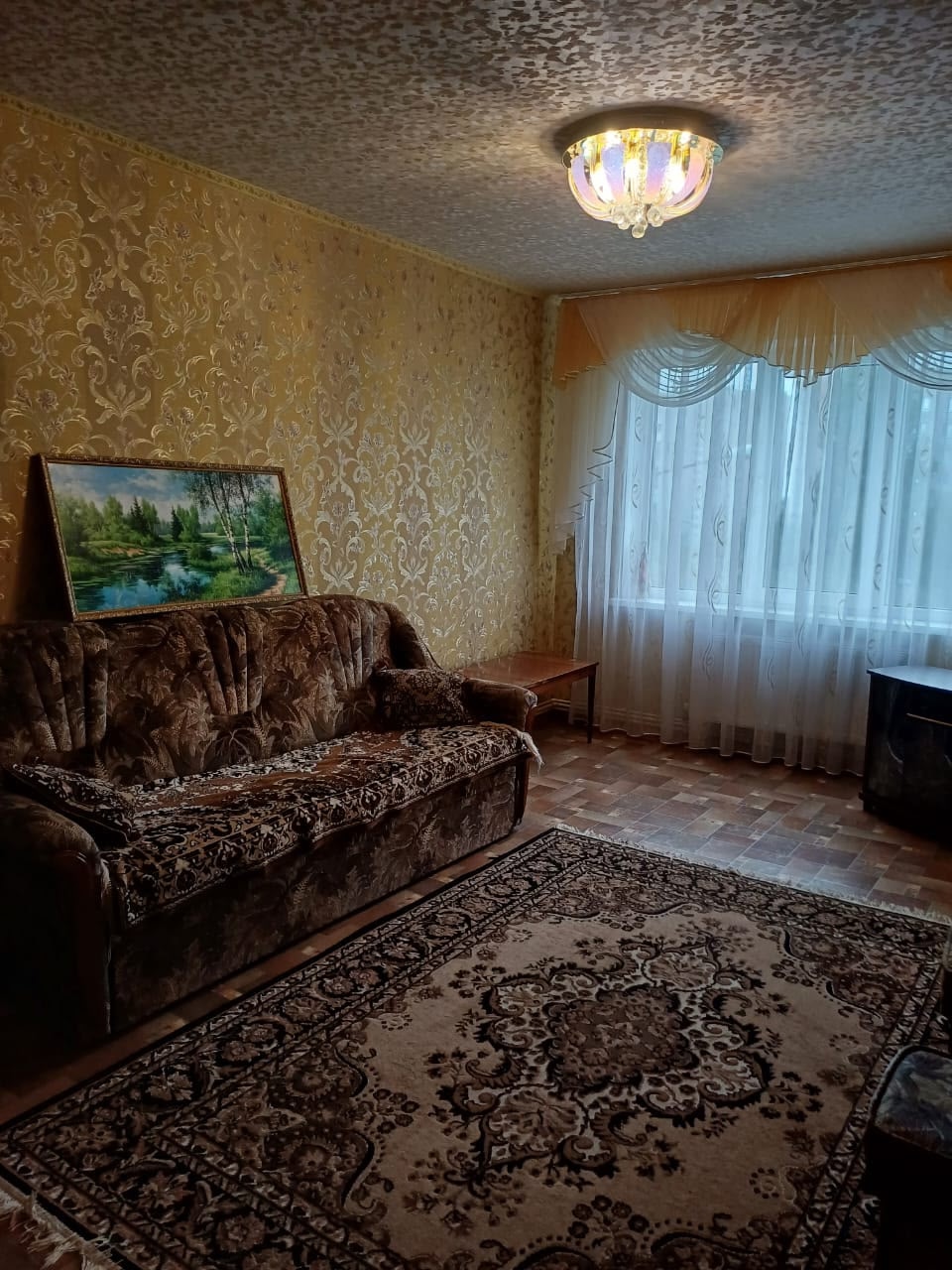 Продаётся 2-х комнатная квартира с мебелью.
Г. Брянка. М-н Тополь 32 ,3 этаж. Квартира не угловая, светлая , автономное отопление, пластиковые окна, ...