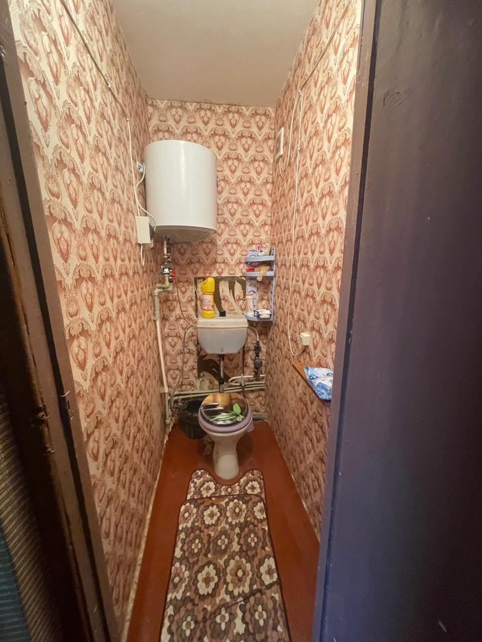 📢📢📢ПРОДАЁТСЯ 3-КОМНАТНАЯ КВАРТИРА ГОРОД АНТРАЦИТ по ул. Советская, дом 14, 5 этаж Основные характеристики: ✔️Общая площадь: 57,2 кв.м ✔️ Кухня площадью: 8,2 кв.м ✔️ Дом кирпичный ✔️Пластиковые окна ✔️Санузел раздельный ✔️Наличие бака под воду ✔️ Установлен бойлер ✔️Расположение – Центр города! ✔️В непосредс...