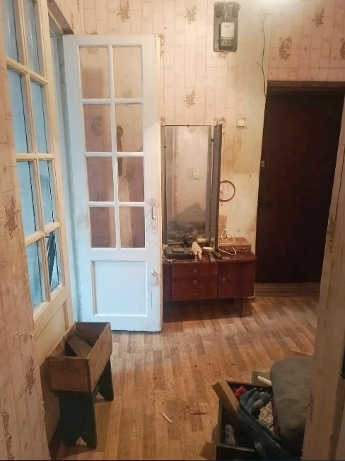 Продам 2х комнатную квартиру, в районе МРЭО г.Алчевск, ул.Калинина ОП - 46 м.кв, 2эт/2. Крыша после ремонта. Отопительный котёл, окна, балкон, трубы МП. Полы линолеум. Просторная, тёплая, но необходим ремонт. Цена 1 400 000р Тел.: +7 959 124 95 26, телеграмм, +7 959 029 76 32...